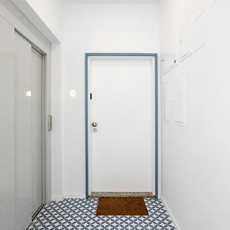 Urban House By Lovelystay Apartment